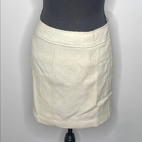 Banana Republic Dresses & Skirts - BANANA REPUBLIC Elegant Cream Skirt